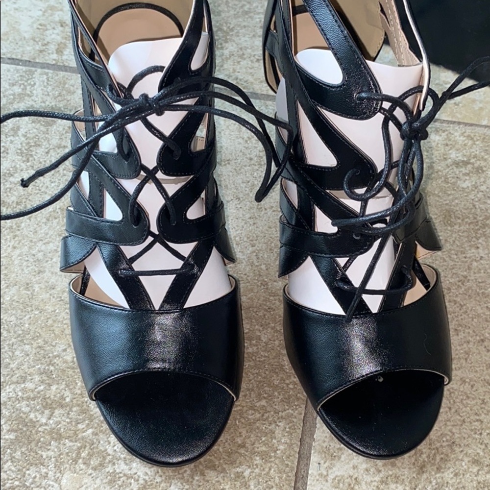 Heels - Picture 2 of 5